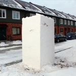 Снежная глыба, из которой жители могут вырезать снежную фигуру. Выбрать можно на сайте